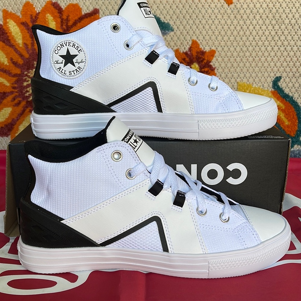 Converse A01168C
CTAS FLUX ULTRA MID WHITE/BLACK/WHITE
Men’s sneakers - Picture 3 of 16
